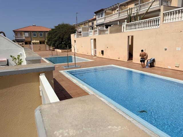 Casa de 3 habitaciones en El Medano, Granadilla de Abona en venta con piscina garaje - 465.000 € (Ref: 10064017)
