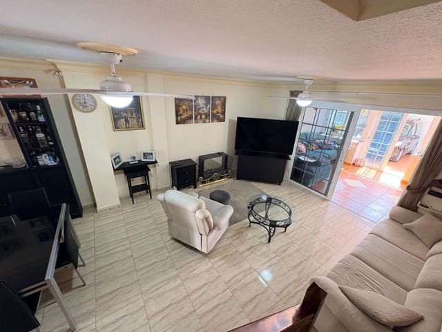 Casa de 3 habitaciones en El Medano, Granadilla de Abona en venta con piscina garaje - 465.000 € (Ref: 10064017)