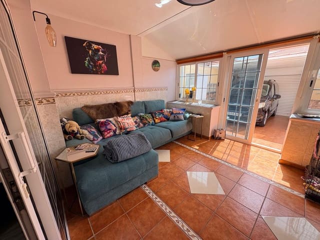 Casa de 3 habitaciones en El Medano, Granadilla de Abona en venta con piscina garaje - 465.000 € (Ref: 10064017)