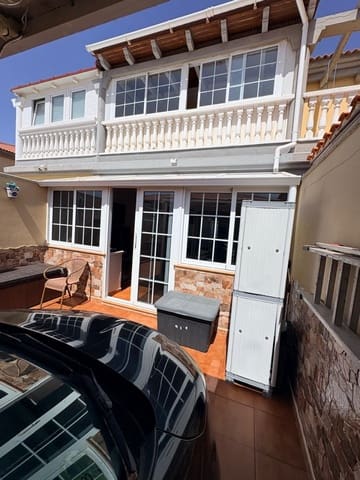 Casa de 3 habitaciones en El Medano, Granadilla de Abona en venta con piscina garaje - 465.000 € (Ref: 10064017)