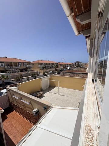 Casa de 3 habitaciones en El Medano, Granadilla de Abona en venta con piscina garaje - 465.000 € (Ref: 10064017)
