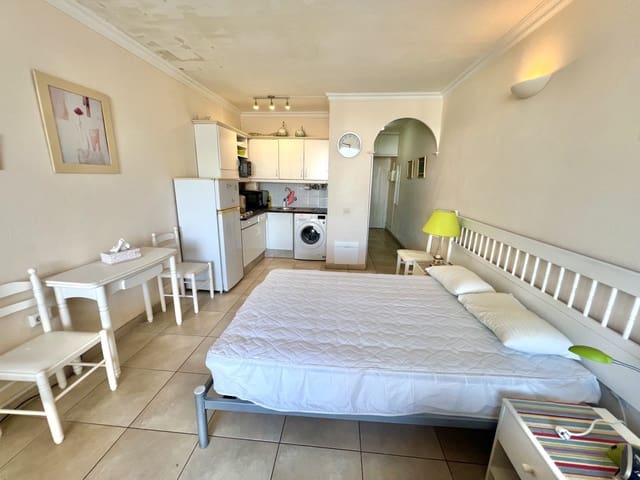 Studio til salg i Los Cristianos, Arona med swimmingpool - € 225.000 (Ref: 10131380)