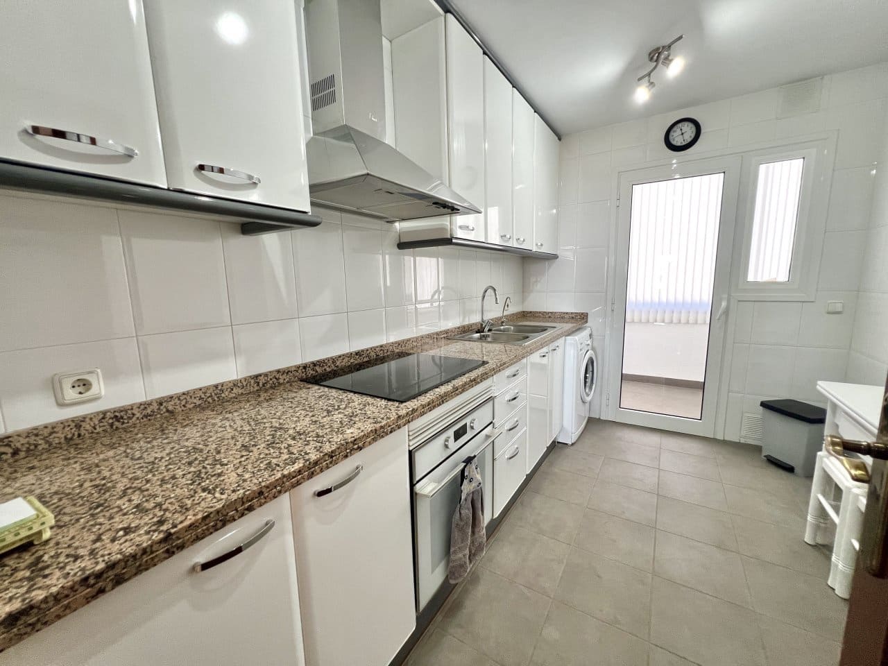 2 soveværelse Lejlighed til salg i Los Cristianos med swimmingpool garage - € 540.000 (Ref: 10131381)