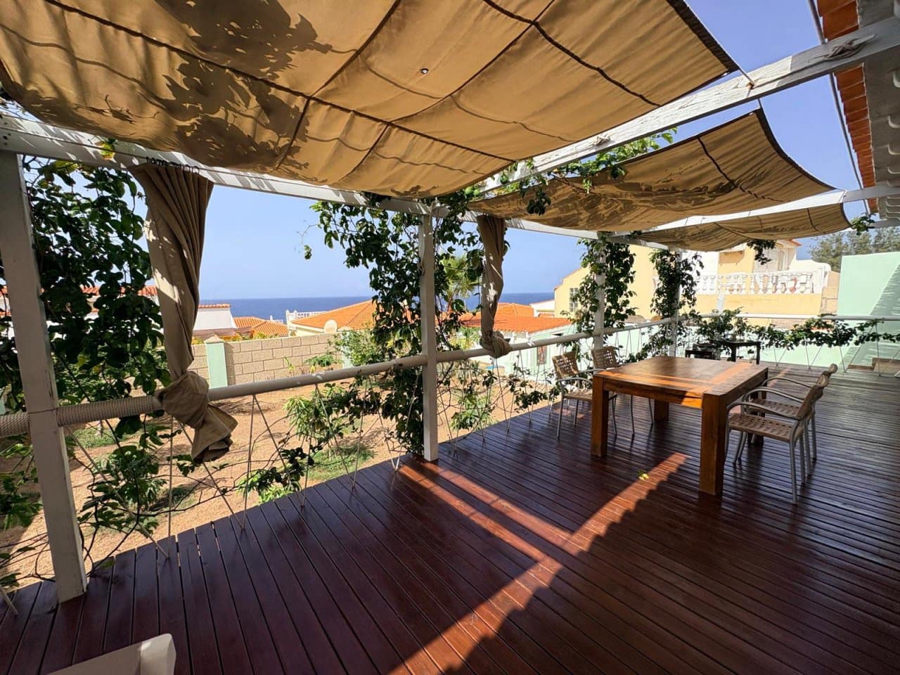 3 soveværelse Semi-Rækkehus til salg i Callao Salvaje med swimmingpool garage - € 840.000 (Ref: 10146697)