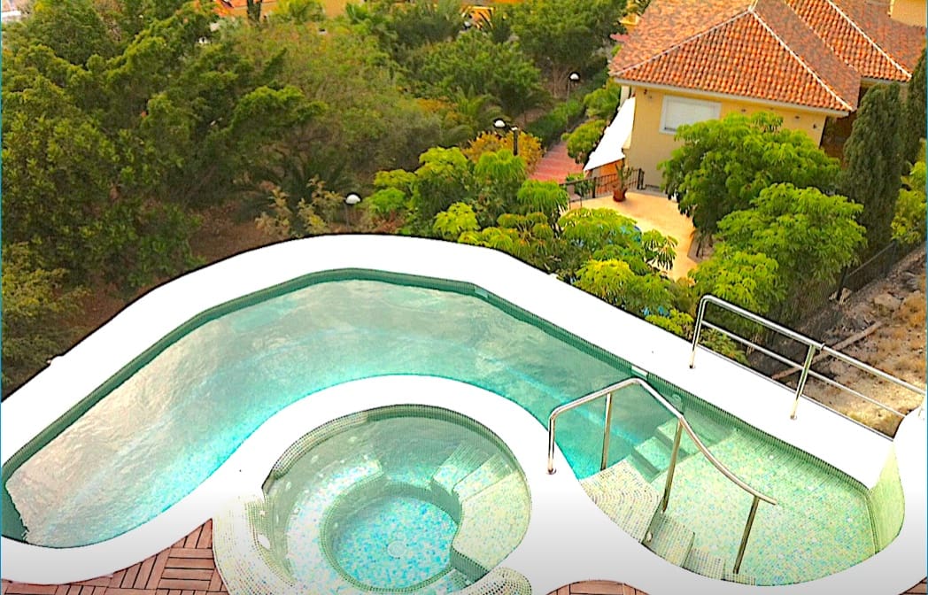 3 soveværelse Villa til salg i Torviscas med swimmingpool - € 2.900.000 (Ref: 3098305)