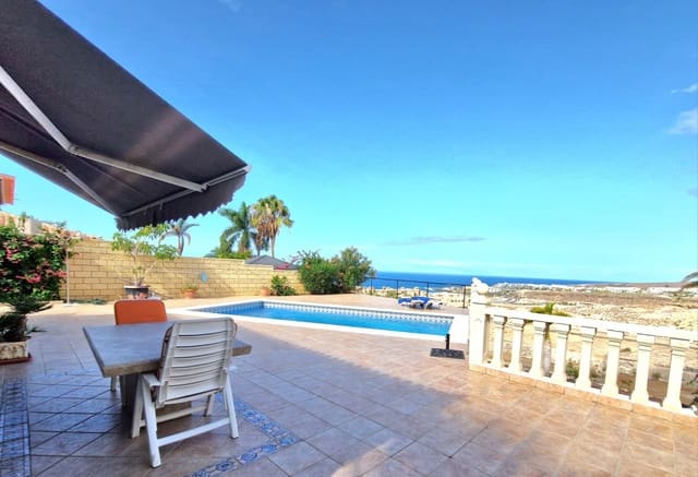 3 soveværelse Villa til salg i Playa del Duque, Adeje med swimmingpool - € 2.199.000 (Ref: 3335720)