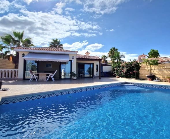 3 soveværelse Villa til salg i Playa del Duque, Adeje med swimmingpool - € 2.199.000 (Ref: 3335720)