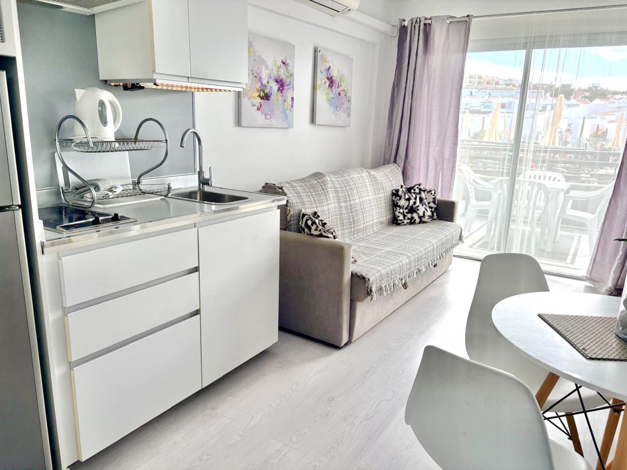 Studio for sale in Costa Adeje with pool - € 199,950 (Ref: 4447227)