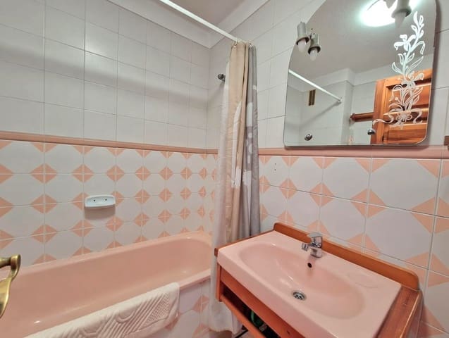 1 bedroom Apartment for sale in Playa de las Americas, Arona with pool - € 380,000 (Ref: 4982192)