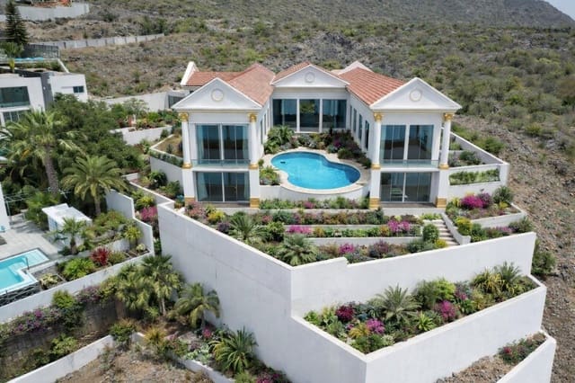 5 bedroom Villa for sale in Roque del Conde, Adeje with pool - € 2,199,000 (Ref: 7255982)