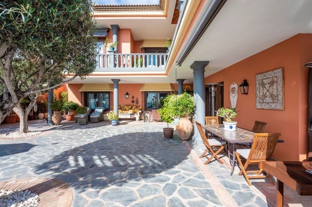 4 Zimmer Villa zu verkaufen in Adeje mit Pool - 3.690.000 € (Ref: 7277997)