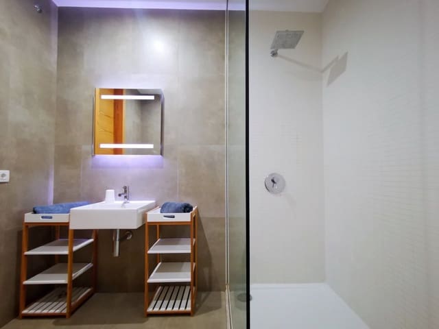 2 quarto Apartamento para venda em La Caleta Adeje, Adeje com piscina - 1 295 000 € (Ref: 7377880)