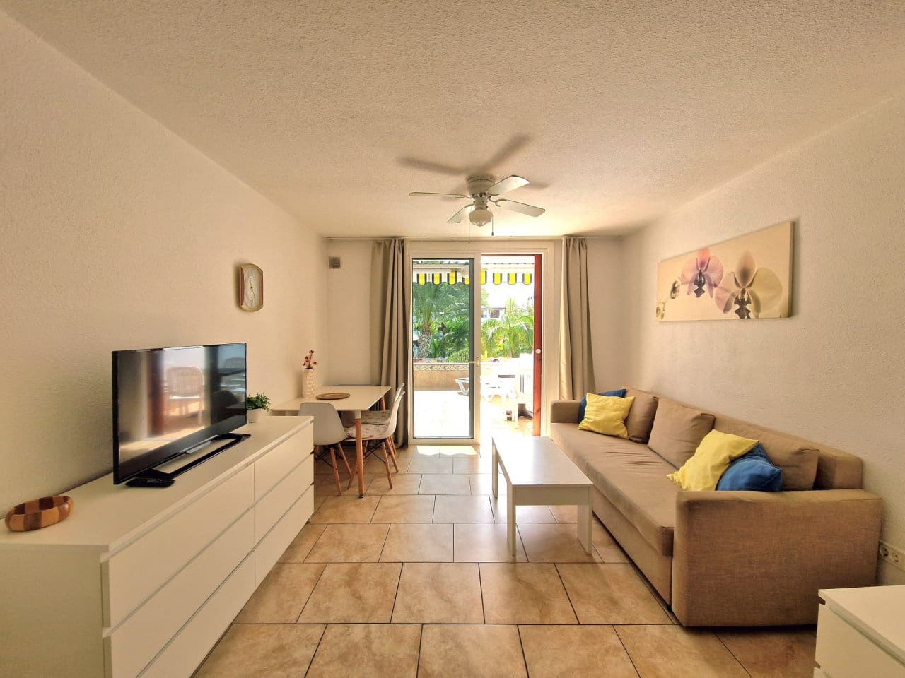 Studio til salgs i Playa de las Americas med svømmebasseng - € 365 000 (Ref: 7383380)