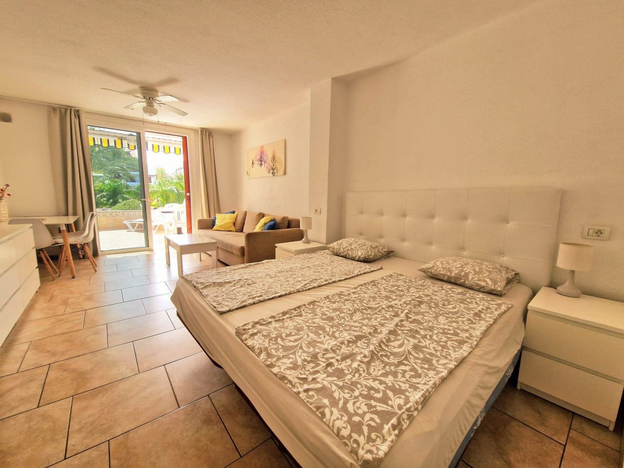 Studio til salgs i Playa de las Americas med svømmebasseng - € 365 000 (Ref: 7383380)