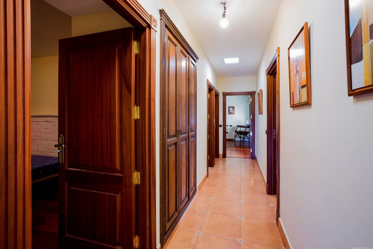 4 slaapkamer Villa te koop in Jama met zwembad - € 970.000 (Ref: 7400167)