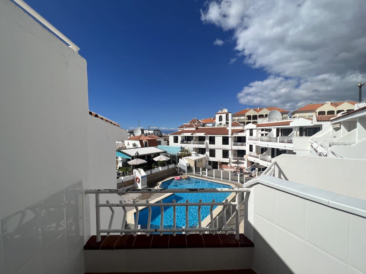 1 bedroom Apartment for sale in Los Cristianos with pool - € 279,500 (Ref: 7580608)