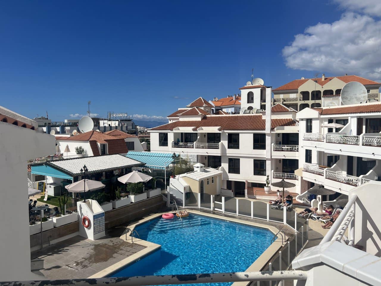 1 bedroom Apartment for sale in Los Cristianos with pool - € 279,500 (Ref: 7580608)
