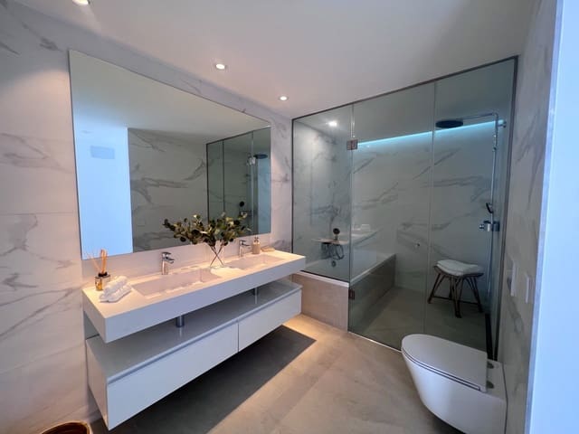 2 soverom Leilighet til salgs i Playa San Juan, Guía de Isora med svømmebasseng - € 930 000 (Ref: 7588593)