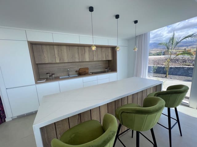 2 soverom Leilighet til salgs i Playa San Juan, Guía de Isora med svømmebasseng - € 930 000 (Ref: 7588593)