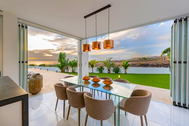 4 soveværelse Villa til salg i Playa Paraiso, Adeje med swimmingpool - € 2.950.000 (Ref: 7854737)