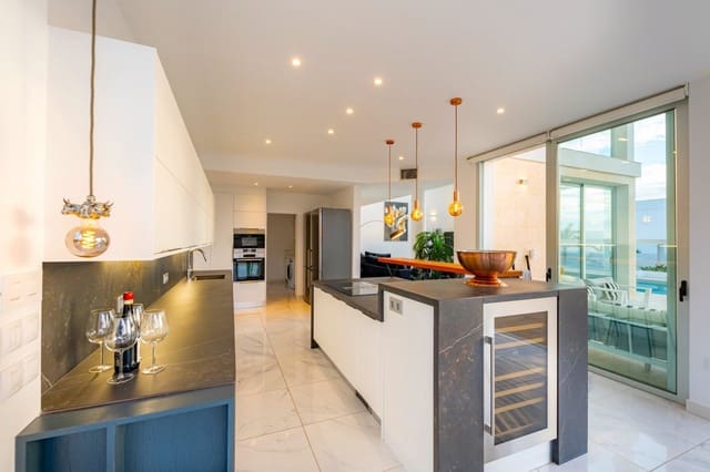 4 soveværelse Villa til salg i Playa Paraiso, Adeje med swimmingpool - € 2.950.000 (Ref: 7854737)