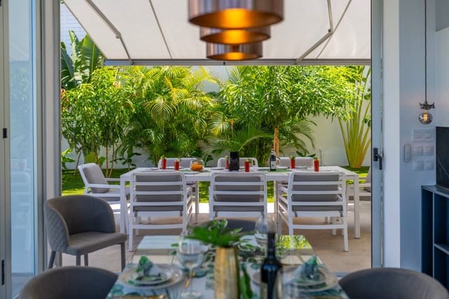 4 soveværelse Villa til salg i Playa Paraiso, Adeje med swimmingpool - € 2.950.000 (Ref: 7854737)