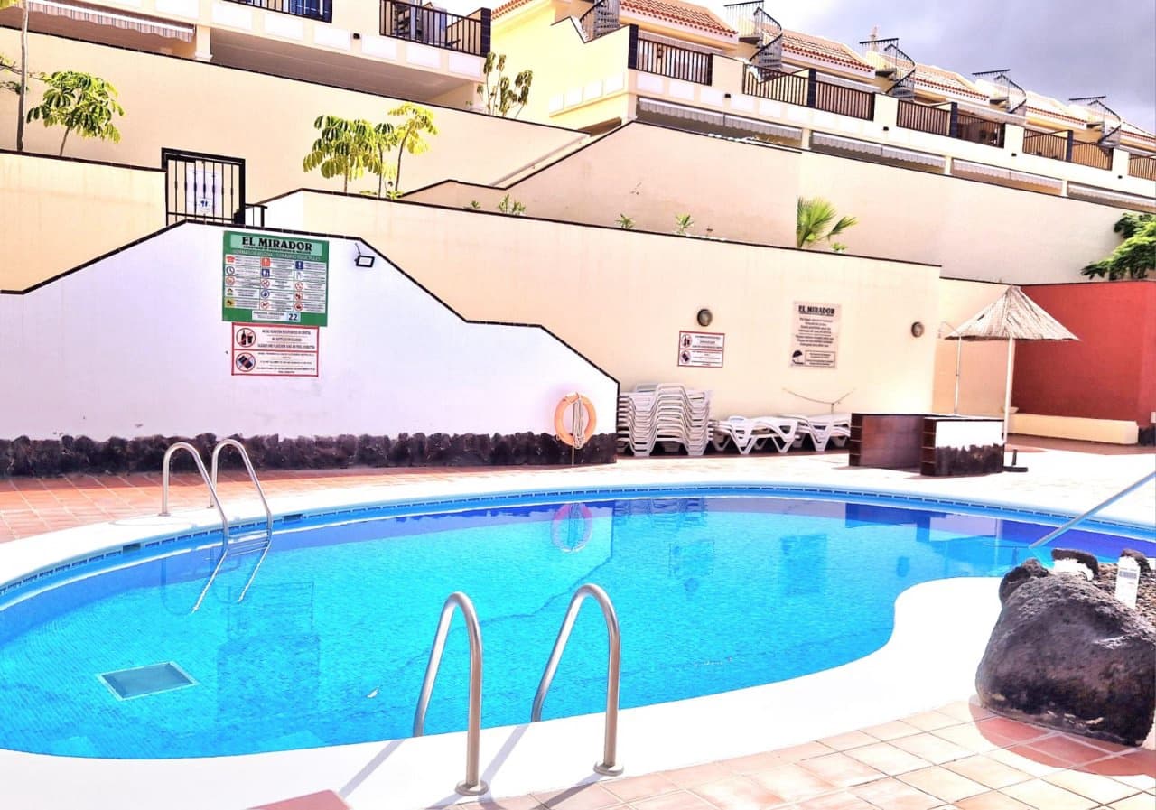 1 bedroom Apartment for sale in Los Cristianos with pool - € 315,000 (Ref: 7865275)