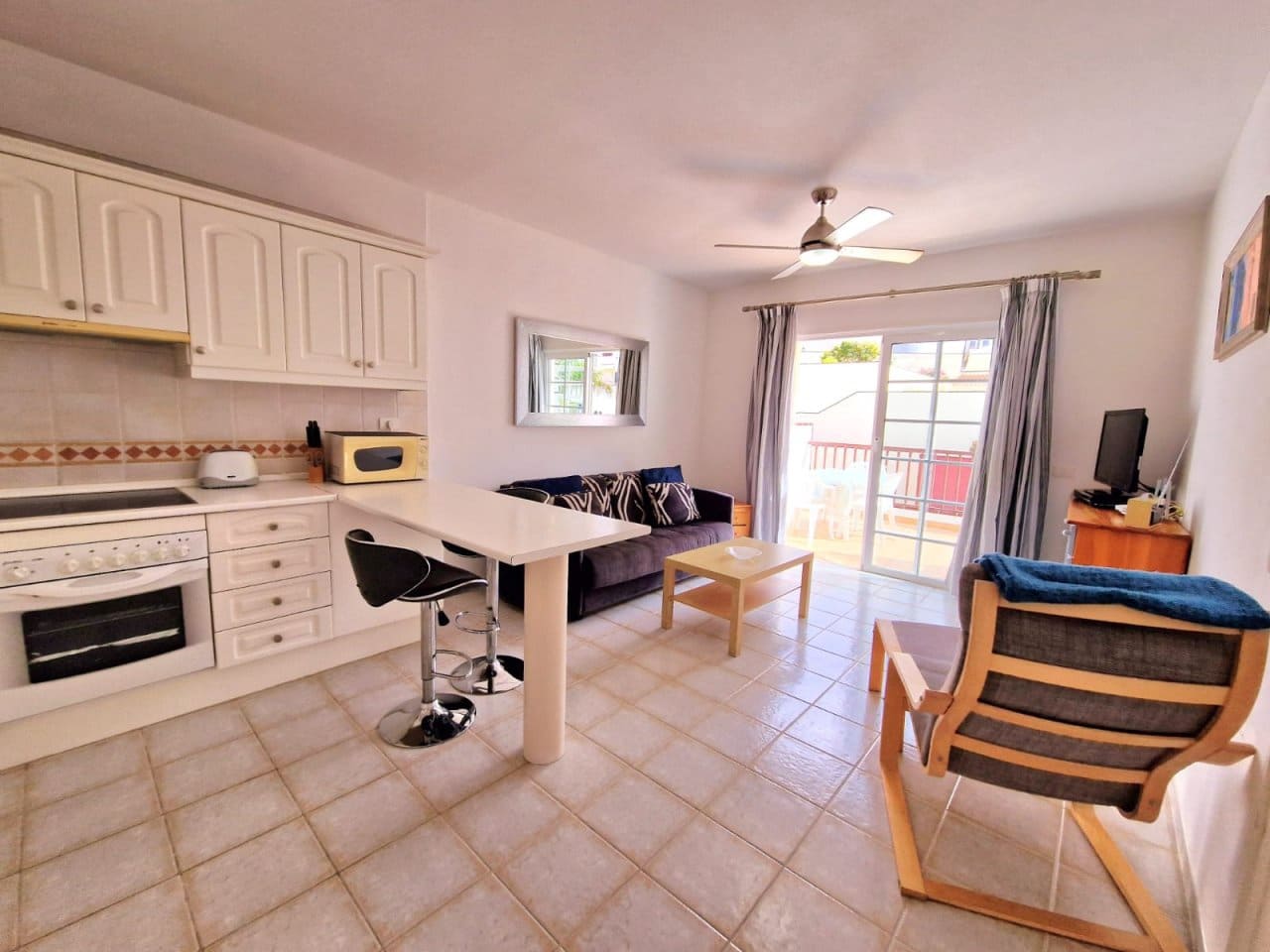 1 bedroom Apartment for sale in Los Cristianos with pool - € 315,000 (Ref: 7865275)