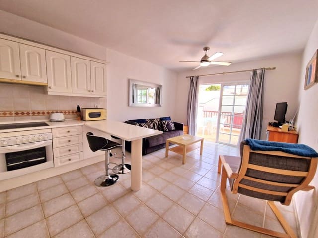 1 makuuhuone Huoneisto myytävänä paikassa Los Cristianos, Arona mukana uima-altaan - 315 000 € (Ref: 7865275)