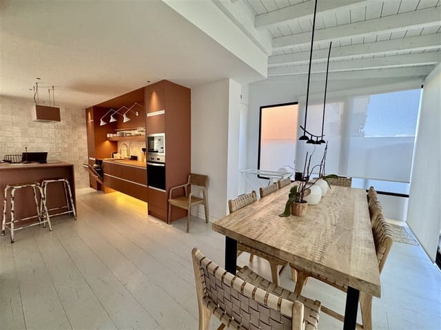 3 sovrum Villa till salu i Amarilla Golf, San Miguel de Abona med pool - 1 499 000 € (Ref: 7901744)