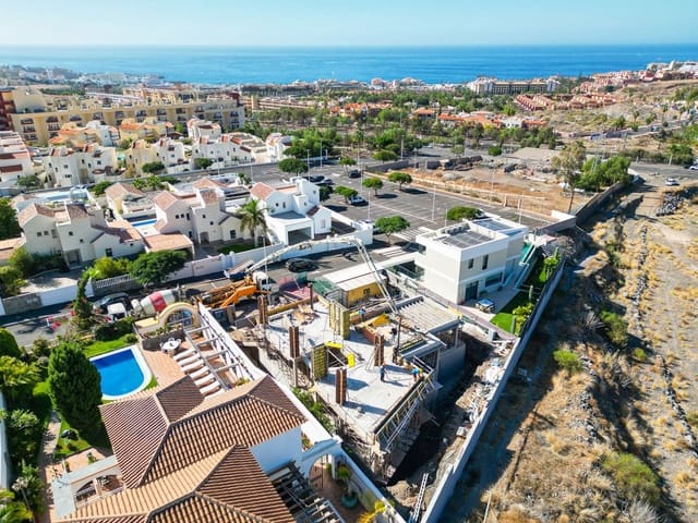 3 makuuhuone Huvila myytävänä paikassa El Madroñal, Adeje mukana uima-altaan - 3 500 000 € (Ref: 8574270)