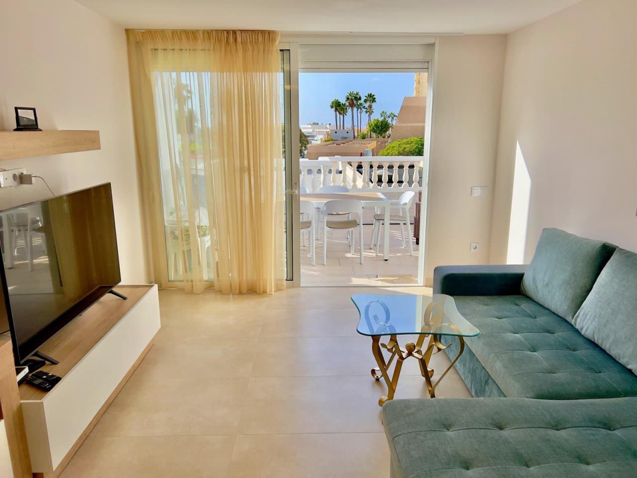 3 sypialnia Dom na sprzedaż w Playa de las Americas z basenem - 550 000 € (Ref: 8630074)