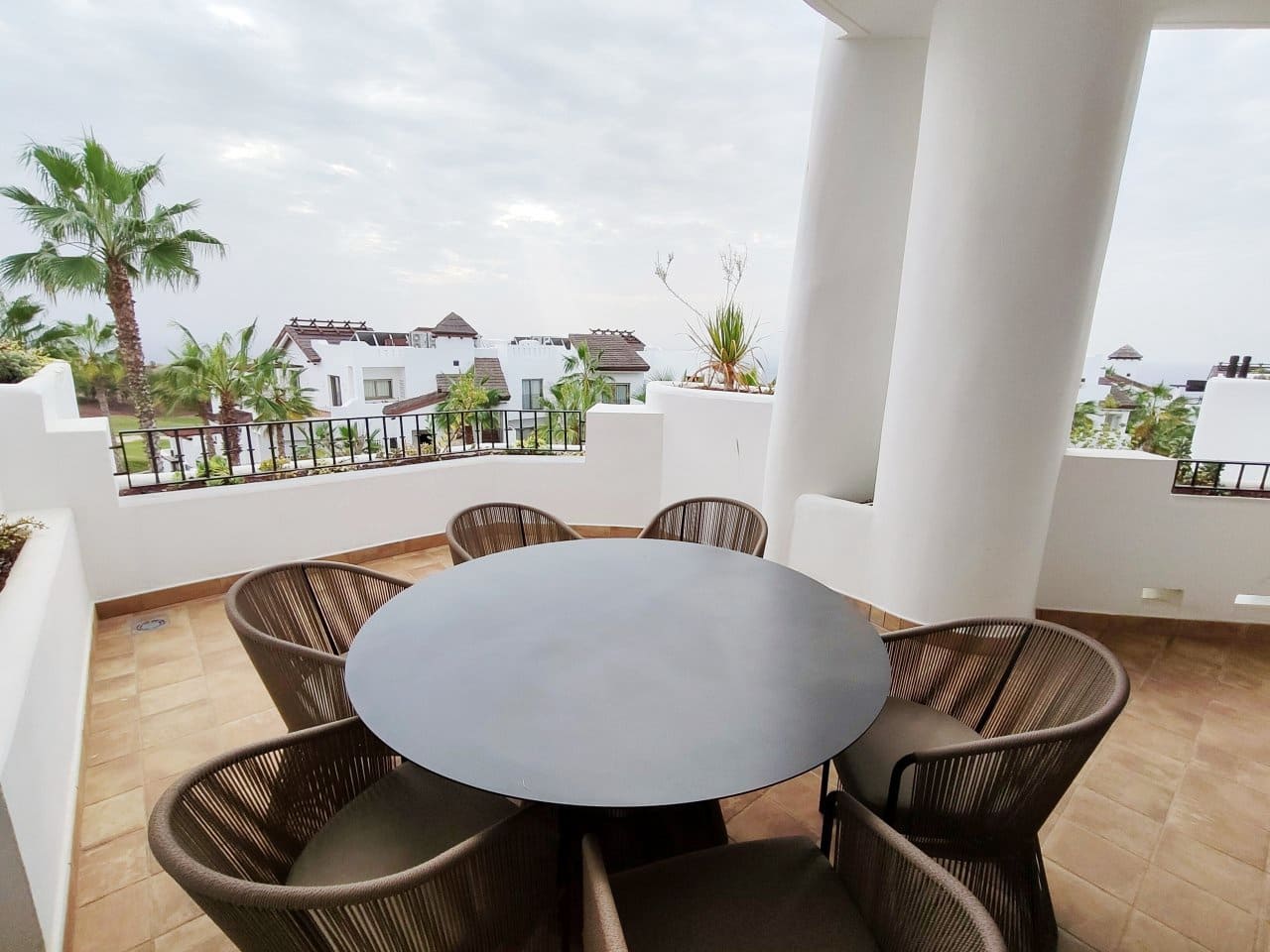 2 bedroom Apartment for sale in Guia de Isora - € 899,000 (Ref: 8679814)