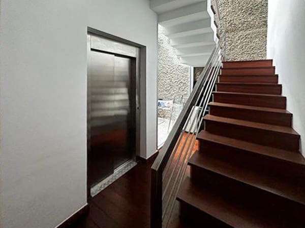 5 slaapkamer Villa te koop in Playa del Duque, Adeje met zwembad - € 2.800.000 (Ref: 8812464)