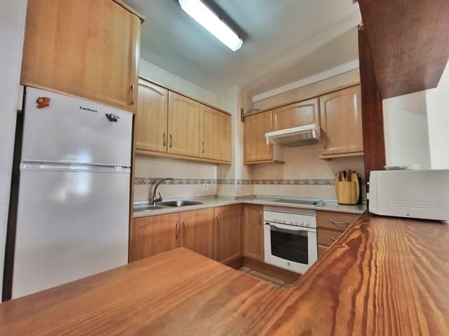 1 makuuhuone Huoneisto myytävänä paikassa Los Cristianos, Arona mukana uima-altaan - 320 000 € (Ref: 8817469)