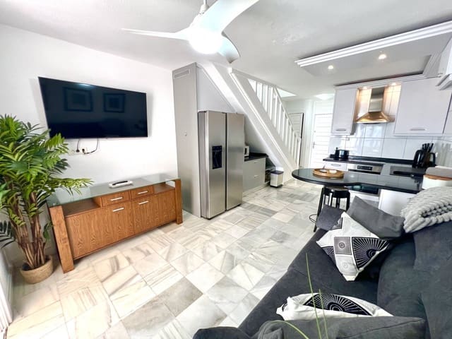 1 soveværelse Lejlighed til salg i Playa de las Americas, Arona med swimmingpool - € 630.000 (Ref: 8817470)