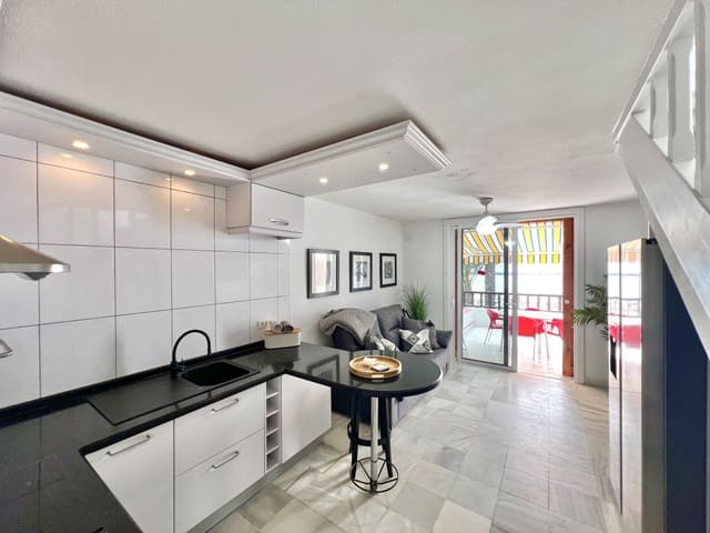 1 soveværelse Lejlighed til salg i Playa de las Americas, Arona med swimmingpool - € 630.000 (Ref: 8817470)