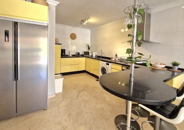 2 sypialnia Apartament na sprzedaż w Playa de las Americas, Arona z basenem - 690 000 € (Ref: 8849261)