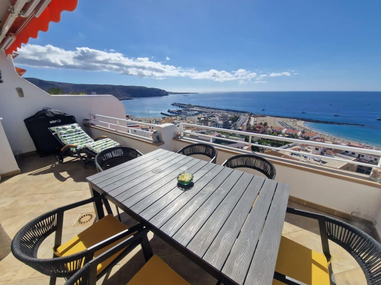2 soverom Penthouse til salgs i Los Cristianos med svømmebasseng - € 550 000 (Ref: 8915283)