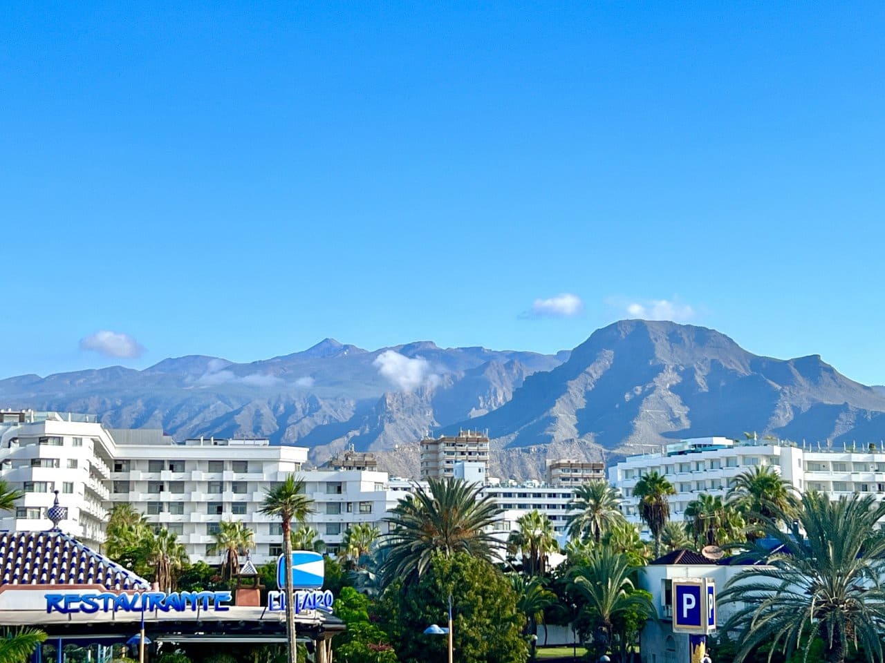 1 bedroom Apartment for sale in Playa de las Americas with pool - € 390,000 (Ref: 8932325)