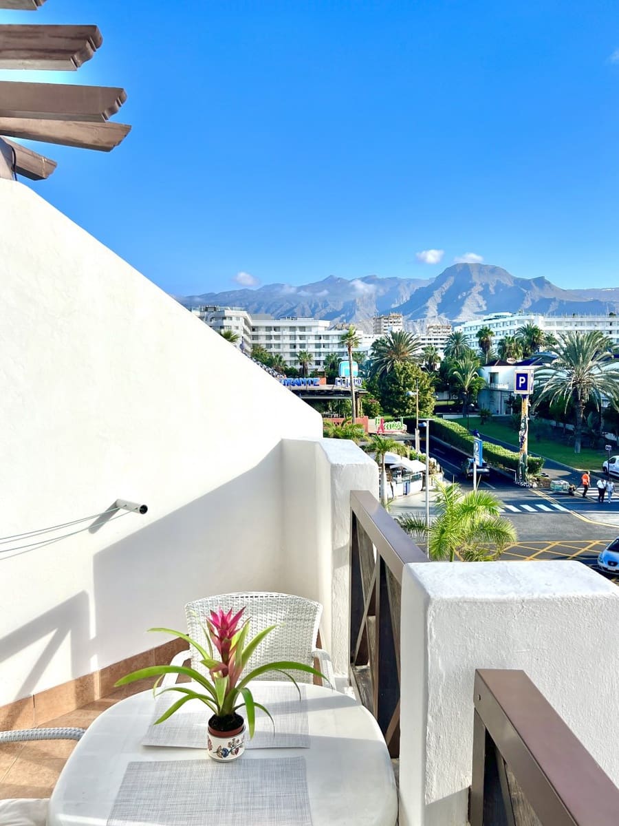 1 bedroom Apartment for sale in Playa de las Americas with pool - € 390,000 (Ref: 8932325)