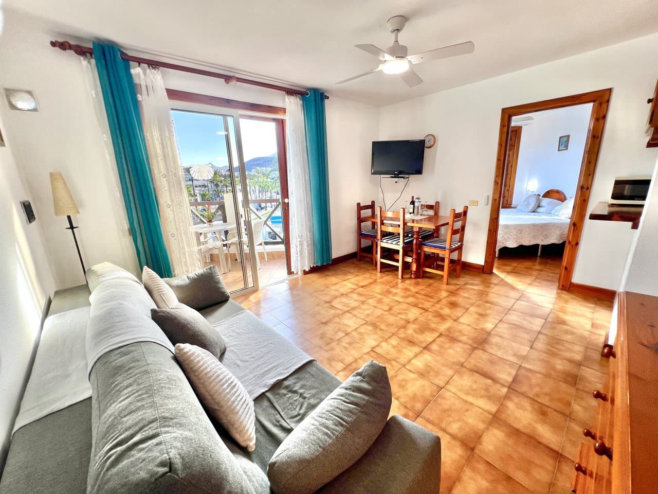 1 bedroom Apartment for sale in Playa de las Americas with pool - € 390,000 (Ref: 8932325)
