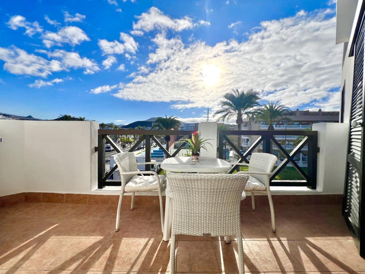 1 bedroom Apartment for sale in Playa de las Americas with pool - € 390,000 (Ref: 8932325)