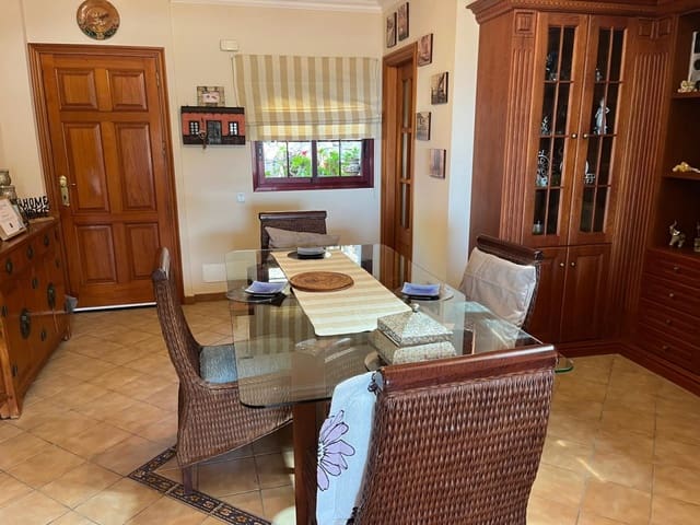 3 soveværelse Villa til salg i Santiago del Teide med swimmingpool - € 1.100.000 (Ref: 8939397)