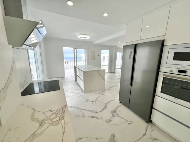 4 soveværelse Villa til salg i Roque del Conde, Adeje med swimmingpool - € 1.495.000 (Ref: 9004651)