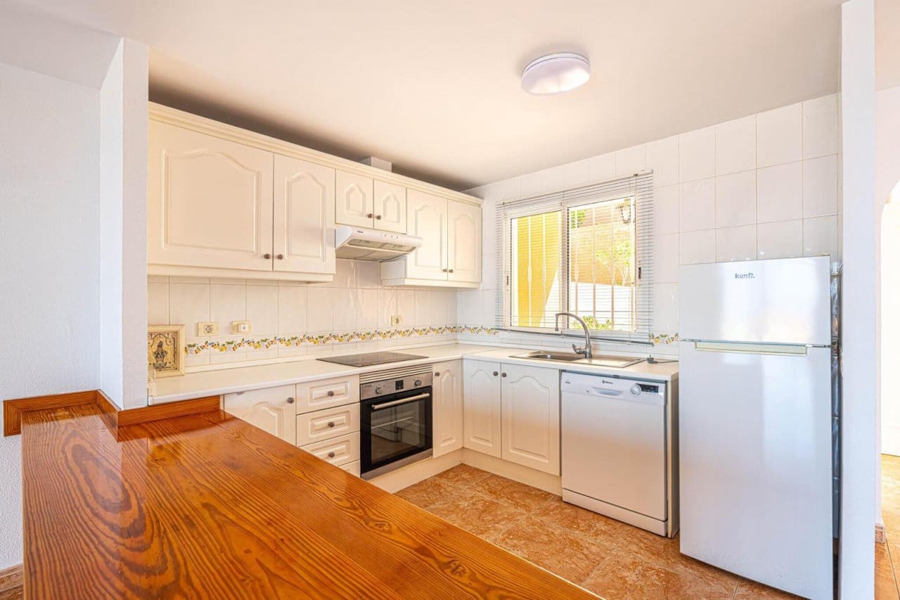 2 soveværelse Byhus til salg i Roque del Conde med swimmingpool - € 450.000 (Ref: 9089716)