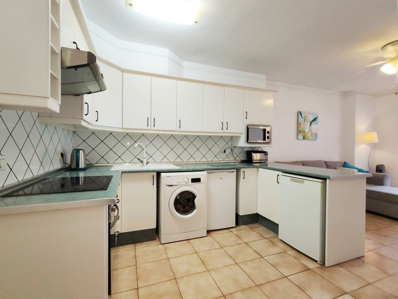 2 bedroom Apartment for sale in Los Cristianos - € 315,000 (Ref: 9141550)