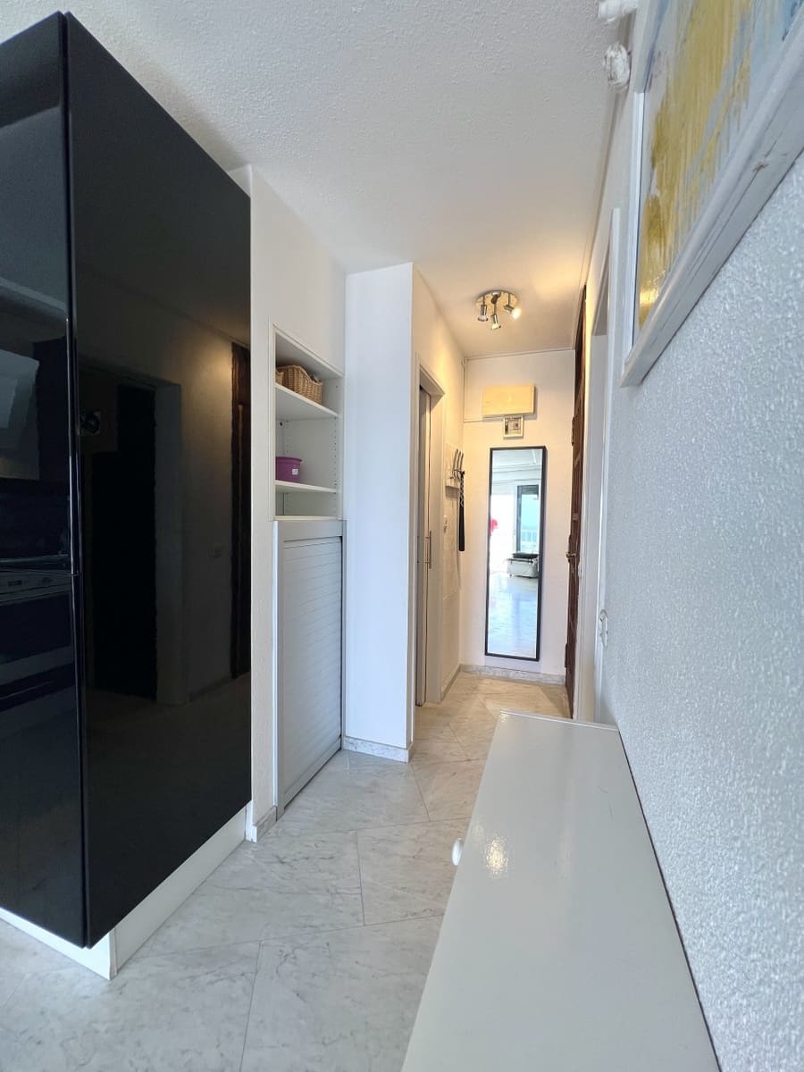 1 soverom Leilighet til salgs i Playa de las Americas med svømmebasseng - € 325 000 (Ref: 9162226)