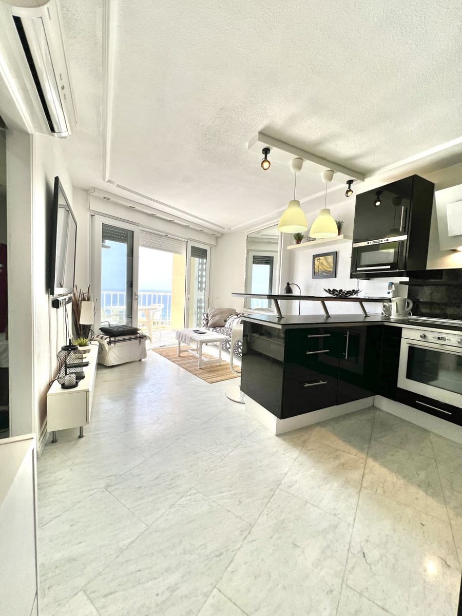 1 soverom Leilighet til salgs i Playa de las Americas med svømmebasseng - € 325 000 (Ref: 9162226)