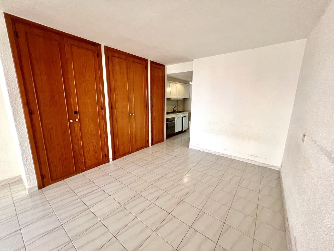 Leilighet til salgs i Los Cristianos med svømmebasseng - € 165 000 (Ref: 9171377)